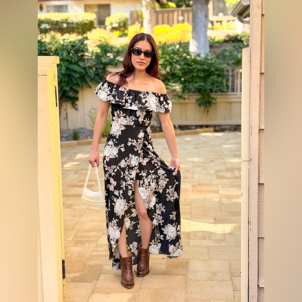 🎉HP🎉 Off The Shoulder Slit Floral Maxi Dress - Picture 11 of 16